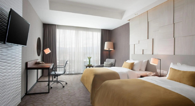 Standard Twin room Crowne Plaza Bandung, an IHG Hotel