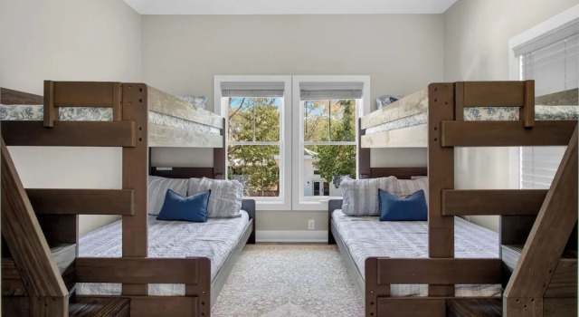 Summerset by Avantstay Resort Pool + Outdoor Lounge + Firepit + Movie Room IOP Beach Retreat