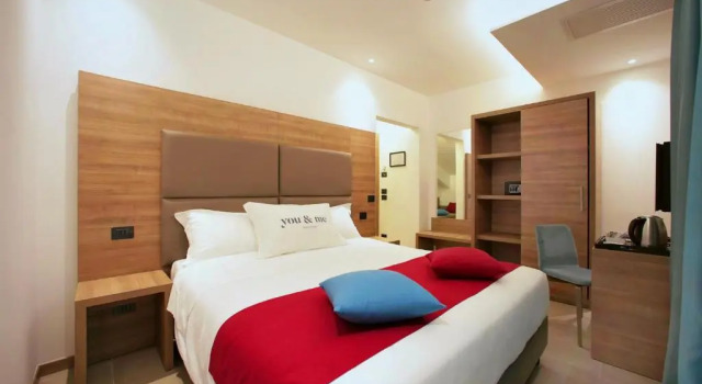 Полулюкс You & Me Beach Hotel