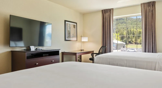 Четырёхместный номер Standard Cobblestone Hotel & Suites - Alpine