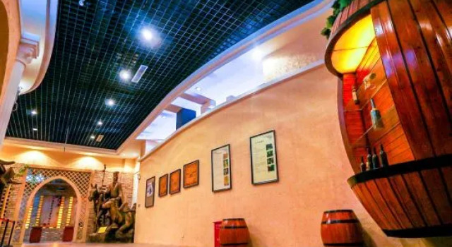 Theme Hotel Turpan Camel Bell Winery, Book Hotel Hotels in Xinjiang with Parking, Parking