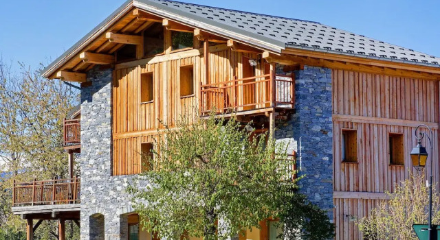 Luxury Chalet, Near the ski Slopes, With Fireplace, Sauna, Jacuzzi and Internet Access, Забронировать Шале Виллы Овернь-Рона-Альпы, Вилла