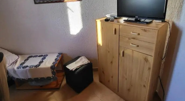 Apartmani Mira, Prenota Ostello Hotel a Isole Quarnerine con parcheggio, Parcheggio