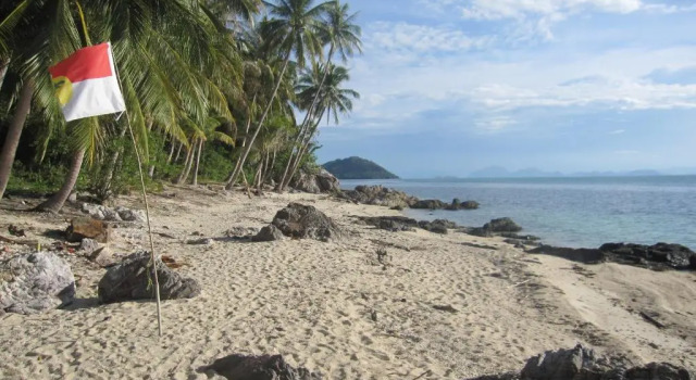 Коттедж Beachfront TalingNgam
