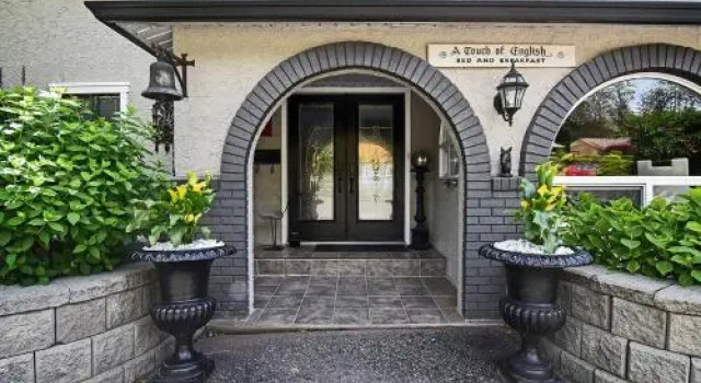 A Touch of English Bed & Breakfast, Foglalás Szálloda Kelowna Brit Columbia