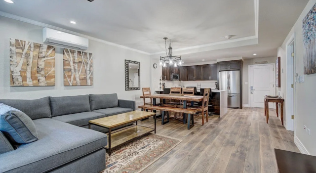 Modern and Updated St James Premium 3 Bedroom Residence 3 Condo by RedAwning