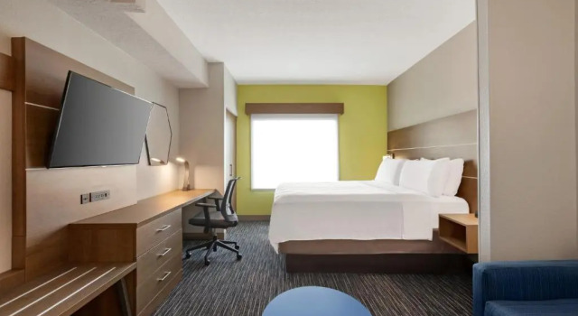 Люкс Holiday Inn Express & Suites Pembroke Pines-Sheridan St by IHG