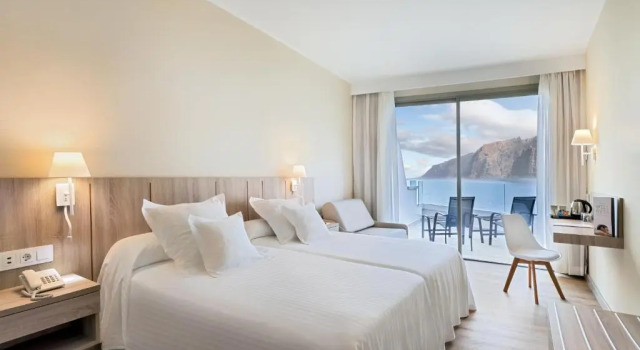 Двухместный номер Deluxe с видом на море Отель Barcelo Santiago - Adults Only