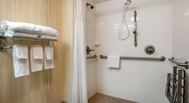 Люкс Comfort Inn & Suites Newark - Wilmington