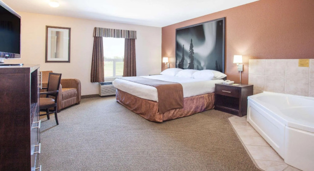 Люкс Super 8 by Wyndham Meadow Lake