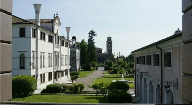 Villa Giustinian, Prenota Villa Hotel a Veneto con piscina, Piscina
