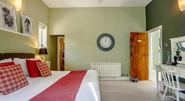 Коттедж Broadrock Accommodation - Clock Cottage