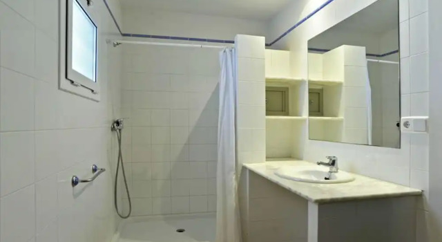 Апартаменты Apartaments El Berganti en Canyelles Petites