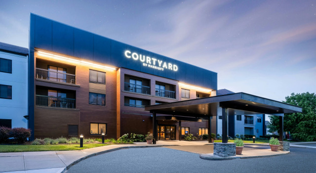 Courtyard by Marriott Columbus Airport, Rezerwuj Hotel Hotele w Columbus z parkingiem, Parking