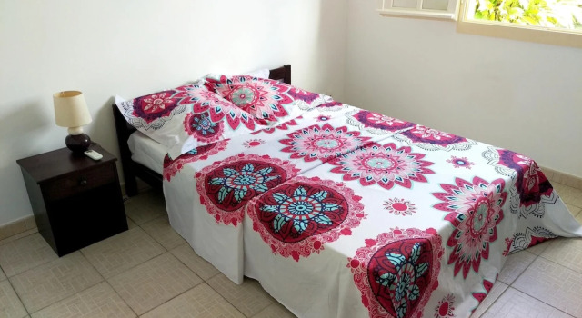 Villa With 2 Bedrooms in Anse-bertrand, With Furnished Garden and Wifi, Buchen Sie Villa Hotels in Anse-Bertrand mit Parkplatz, Parkplätze