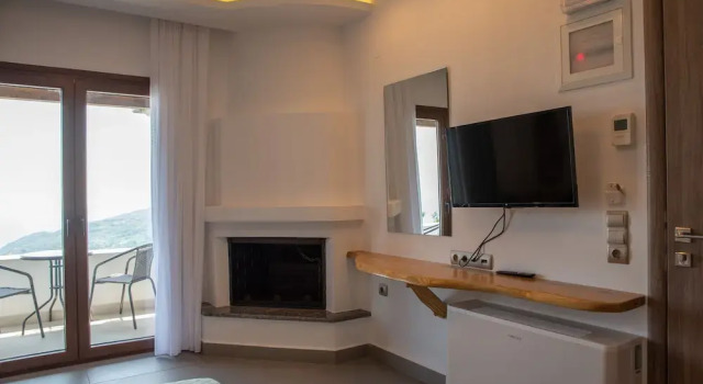 Люкс Superior с балконом Aelia Mount Suites