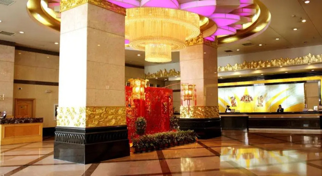 Zidongge Huatian Hotel, Забронировать Отель Отели Чанша с парковкой, рядом с Mawangdui Mausoleum, Парковка
