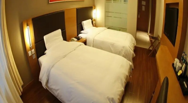 JI Hotel Development Area Dalian, Book Hotel Hoteller i Dagushan med pool, Swimmingpool