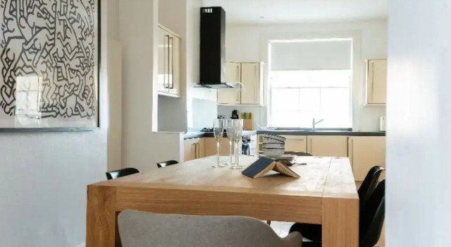 The Kings Row- Quiet 3BD Near Kings Cross, Забронировать Отель Лондон Большой Лондон, рядом с St Pancras Hospital