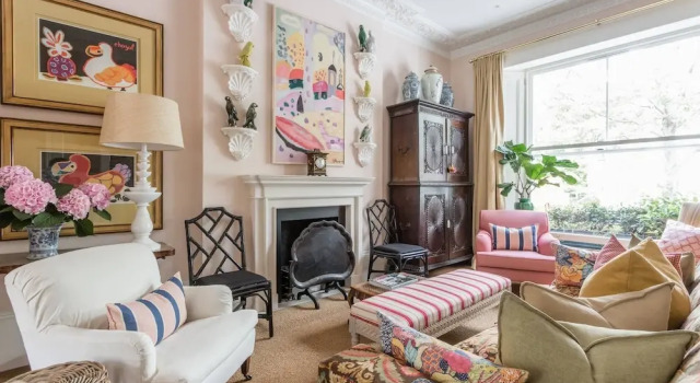 Кровать в общем номере с 6 комнатами Brunswick Gardens II by Onefinestay