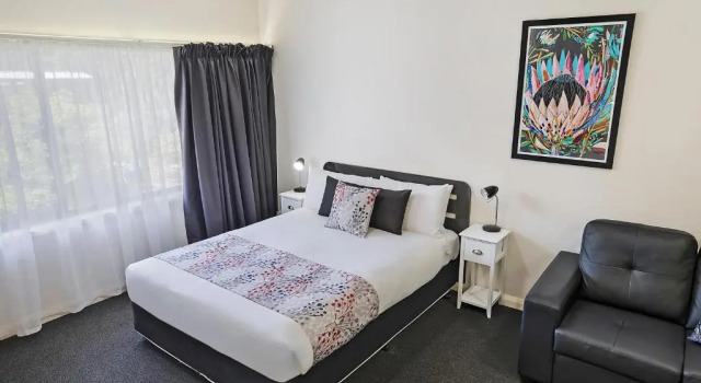 Студия Deluxe Hamilton Lakeside Motel
