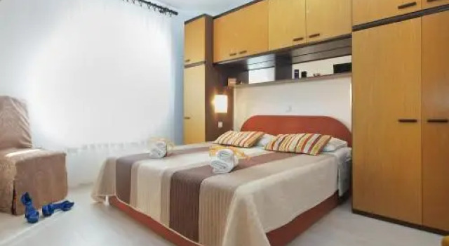 Holiday Home Villa Angelina 1233, Đặt Biệt thự Khách sạn ở Hreljici có hồ bơi, Hồ bơi