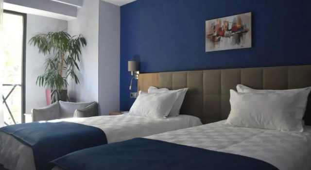 Avenue Hotel