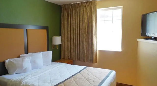 Четырёхместный люкс c 1 комнатой Studio 6 Corporate Extended Stay Philadelphia Malvern Swedesford Rd PA
