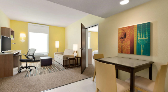 Home2 Suites By Hilton-Cleveland Beachwood, Забронировать Отель Отели Бичвуд с завтраком, рядом с Центр еврейского наследия имени Мальца, Завтраки