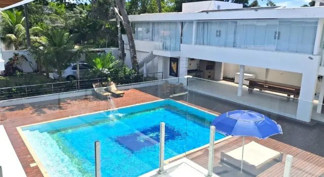Люкс Deluxe с балконом и с видом на бассейн Pousada Corais de Ibiza