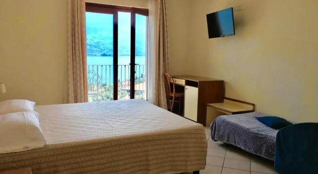 Трёхместный номер Standard с балконом и с видом на озеро Villa Belvedere Hotel