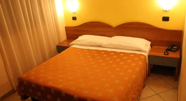 Трёхместный номер Standard Hotel Sara