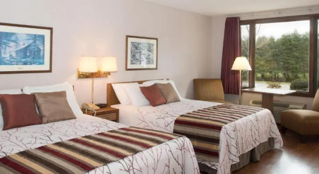 Четырёхместный номер Deluxe Highland Manor Inn