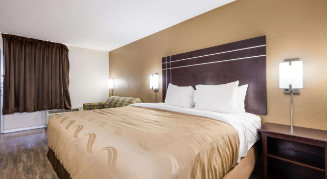 Quality Inn Starkville near University, Забронировать Отель Старквилл Миссисипи, рядом с Музей наследия округа Октибеха