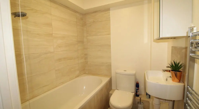 Коттедж Comfort с 4 комнатами Green Hil Apartment
