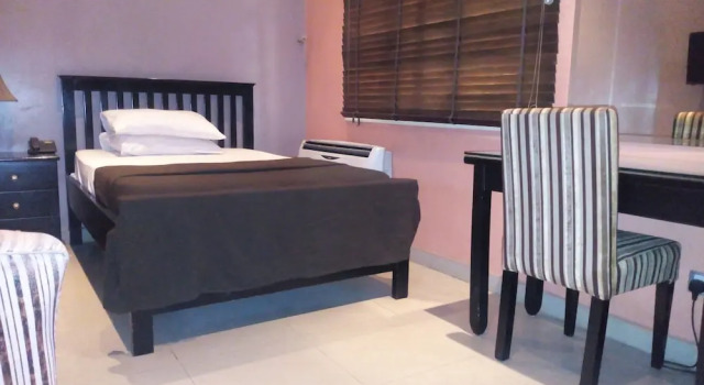 Allure Suites