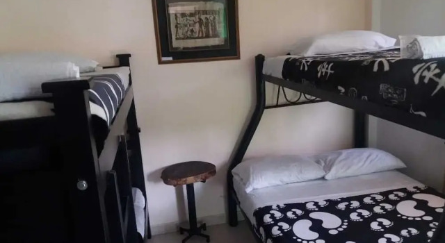 Четырёхместный номер Standard c 1 комнатой Hostal y Camping Los Girasoles