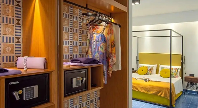 B&B Nicotera29, Забронировать Отель «постель и завтрак» Отели Вико-Экуенсе с парковкой, рядом с Железнодорожный вокзал Сеяно компании Circumvesuviana, Парковка