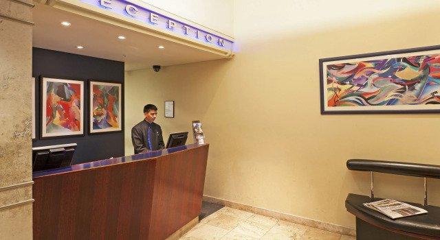 Causeway Inn on the Mall, Забронировать Отель Отели Мельбурна 3 звезды, рядом с Melbourne Sports Tours, 3*