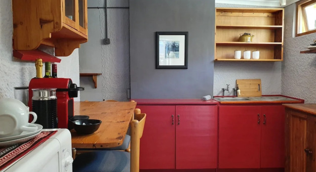 Апартаменты Luxury On Pinewood Guest House