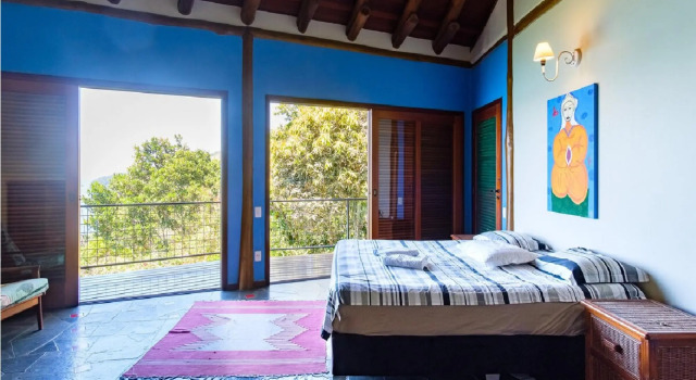Pineapples Ubatuba | Mansion overlooking the sea