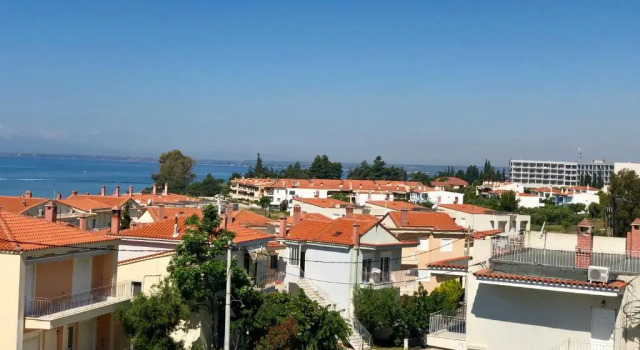 Апартаменты с 2 комнатами Gerakini 2BR Apt with Shared Pool