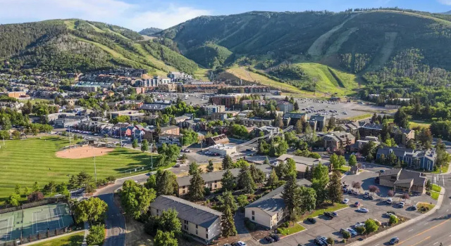Коттедж 2mins to Historic Main Street + Deer Valley Ski Lift Alpine Ember by Avantstay