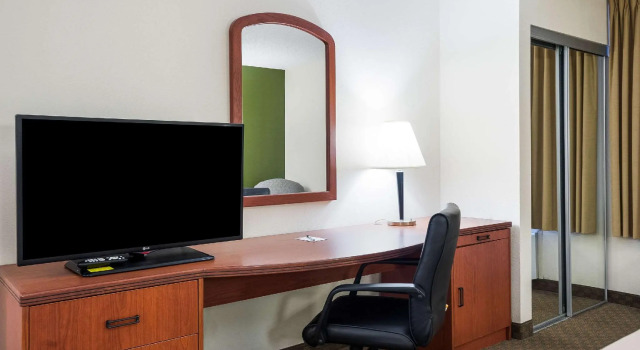 Двухместный люкс Quality Inn & Suites Lake Charles South