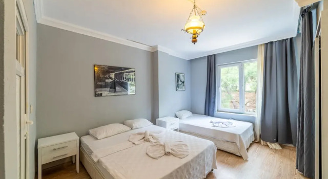 Трёхместный номер Standard с балконом GÜLER BUTİK HOTEL