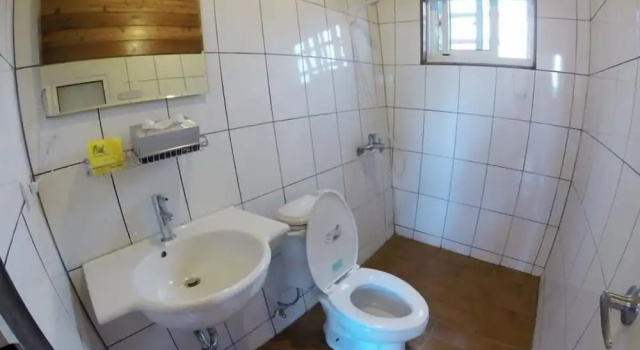 Кровать в общем номере c 1 комнатой Dingdai Glass Villa