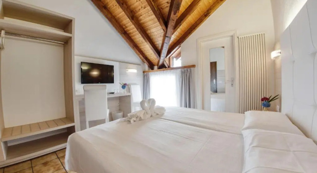 Двухместный номер Standard с видом на озеро @ Home Hotel Locarno