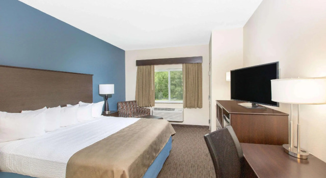Двухместный номер Standard AmericInn by Wyndham Humboldt