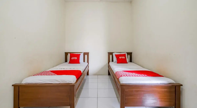 Deluxe Twin room Hotel O Adinda Guest House Syariah