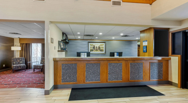 Best Western Falcon Plaza - Bowling Green, Reserva ahora Hotel Bowling Green Ohio